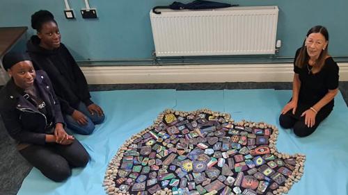 Students with their mural 